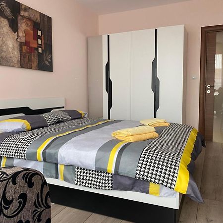 Stylish Apartment Near City Center Пловдив Екстериор снимка