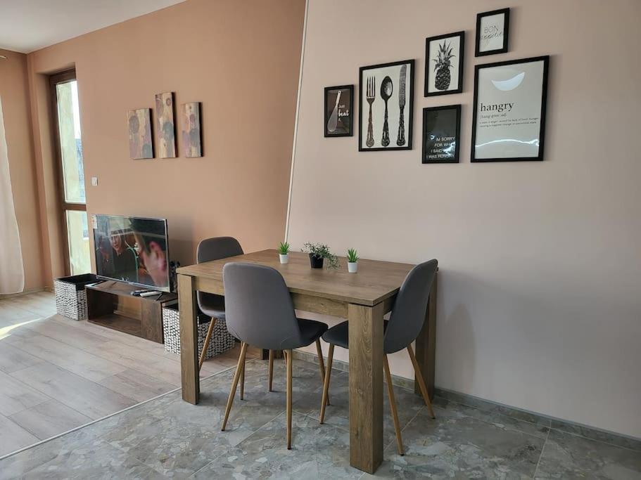 Stylish Apartment Near City Center Пловдив Екстериор снимка
