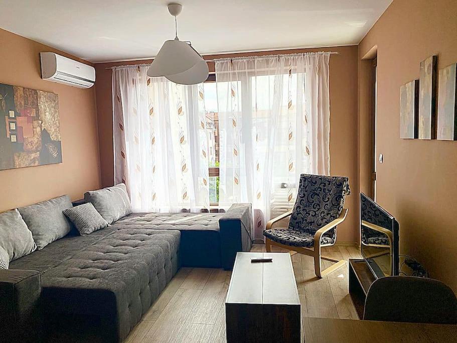 Stylish Apartment Near City Center Пловдив Екстериор снимка